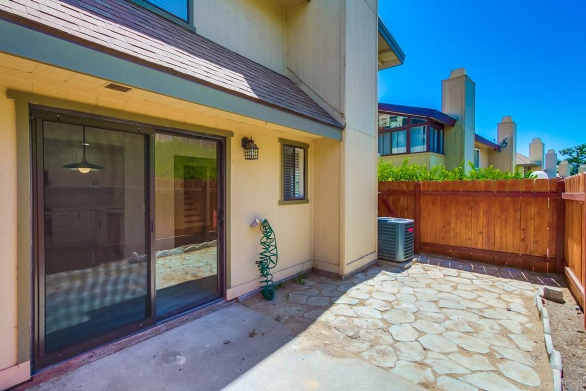 Townhouse for rent at 936 Marlin Dr, Vista, CA 92084