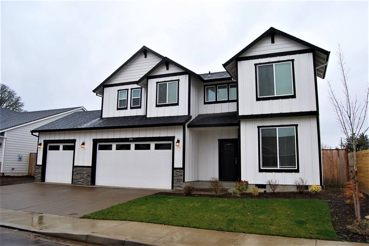 House for rent at 309 S 7th St, Carlton, OR 97111