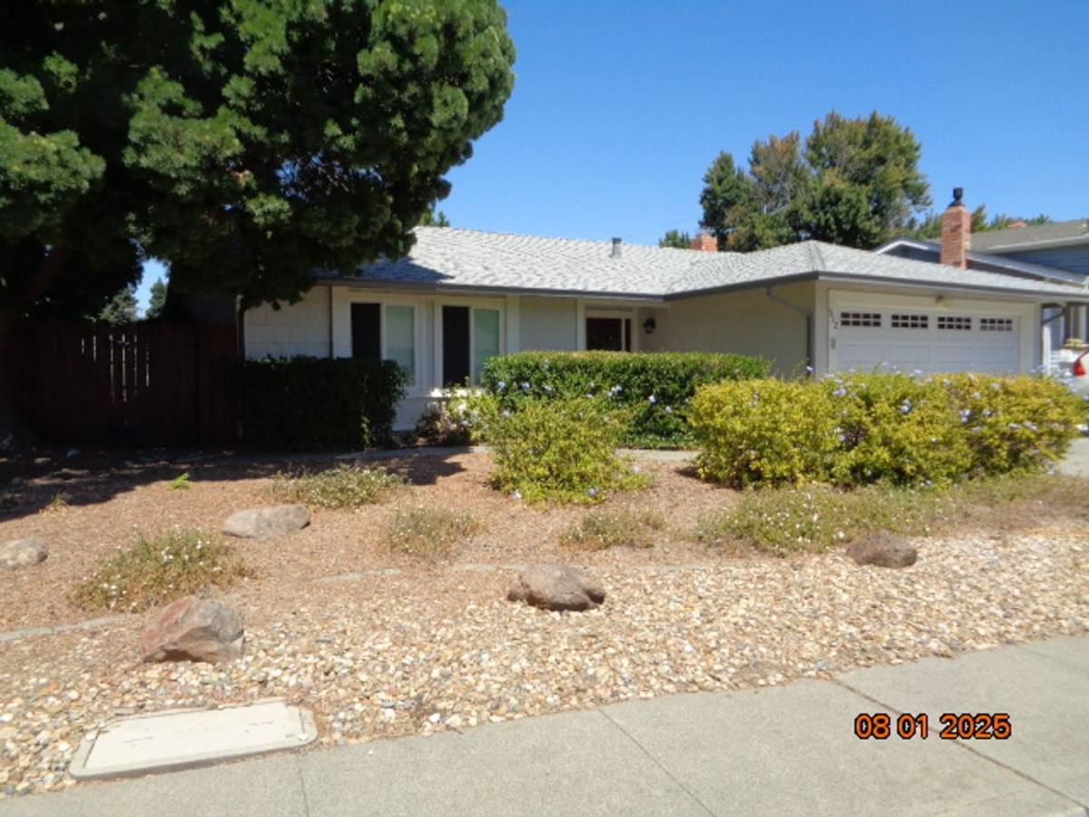 House for rent at 312 Royal Oaks Dr, Vacaville, CA 95687
