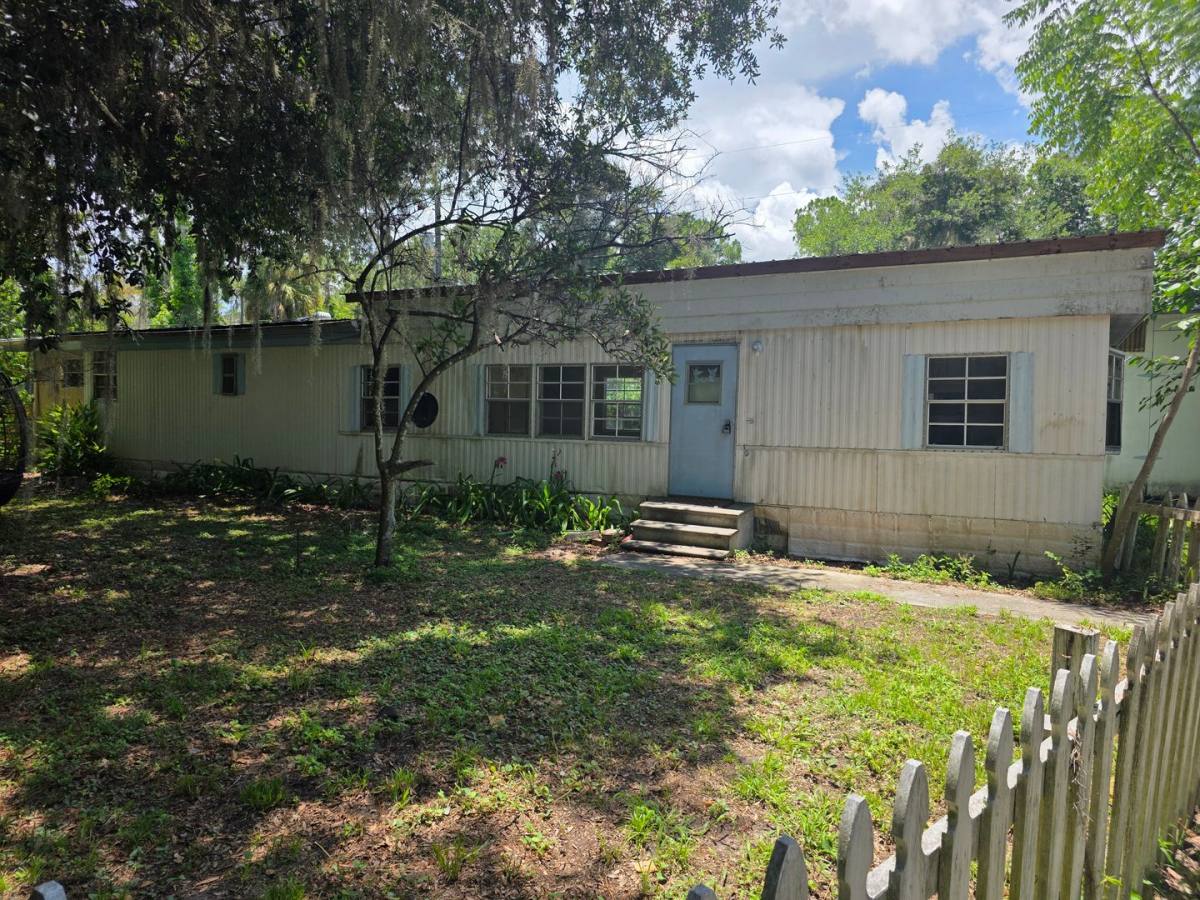 House for rent at 15011 SE 189th Place, Hawthorne, FL 32640