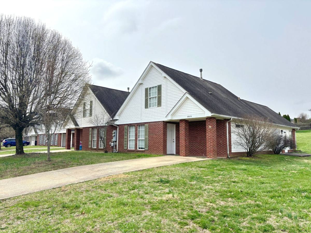Apartment for rent at 100 Crimson Creek Dr, Elizabethtown, KY 42701
