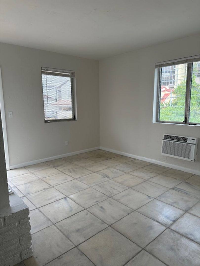 Apartment for rent at 119-127 Antiquera Ave, Miami, FL 33134