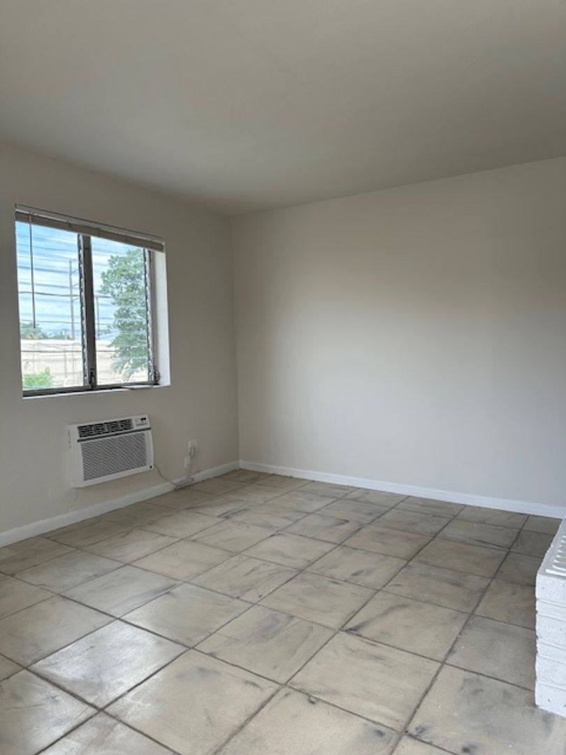 Apartment for rent at 119-127 Antiquera Ave, Miami, FL 33134