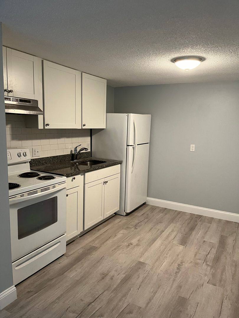 Apartment for rent at 11 Linwood Dr, Derry, NH 03038