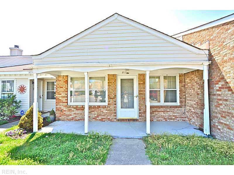 Townhouse for rent at 811 Graduate Court, Virginia Beach, VA 23462