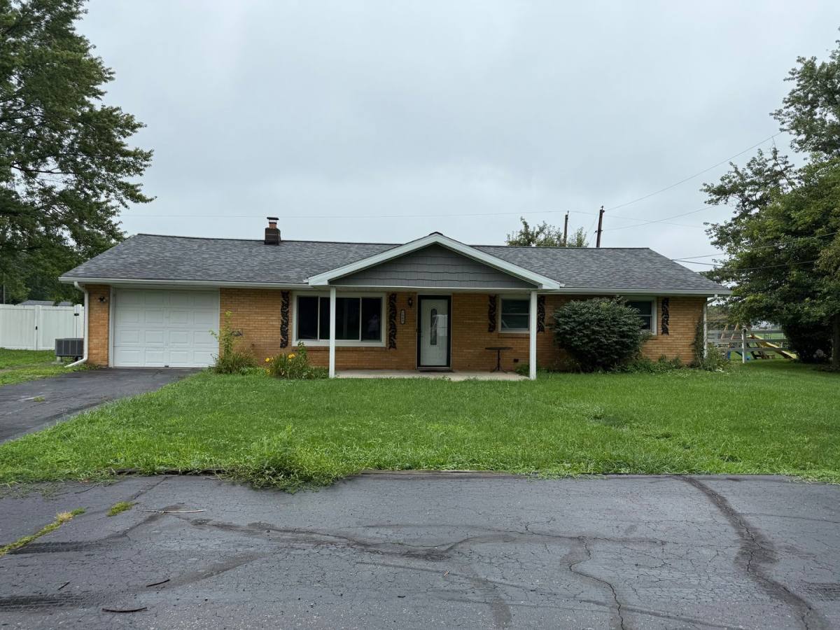 House for rent at 7989 N Royerton Park Dr, Muncie, IN 47303
