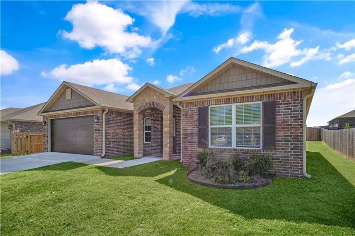 House for rent at 6706 SW Chestnut Hill Rd, Bentonville, AR 72713