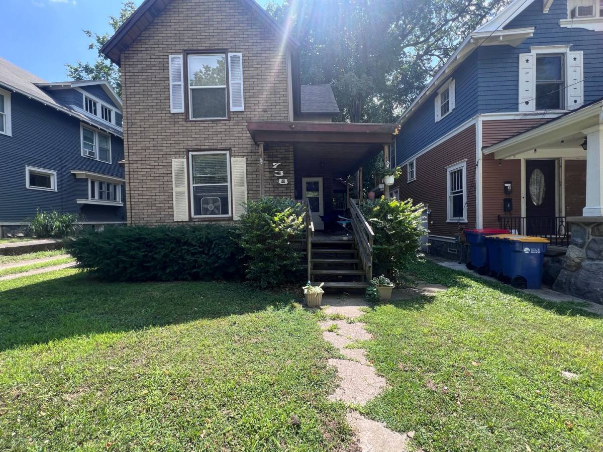 Apartment for rent at 738 Fountain NE, Grand Rapids, MI 49503