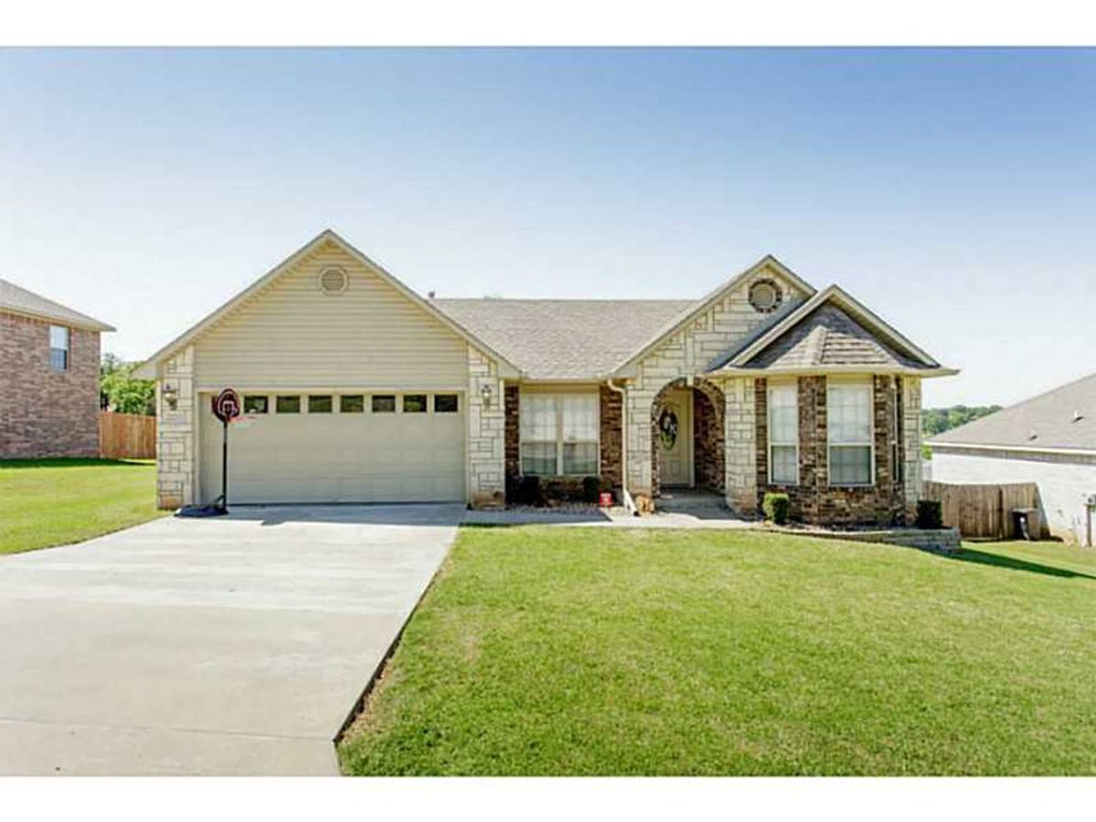 House for rent at 2231 Park Ave, Van Buren, AR 72956