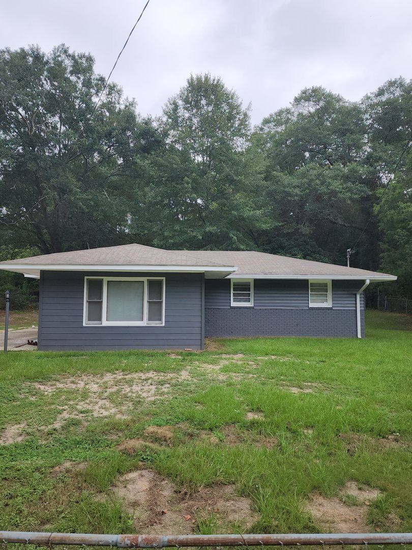 House for rent at 1916 5th St S, Phenix City, AL 36869
