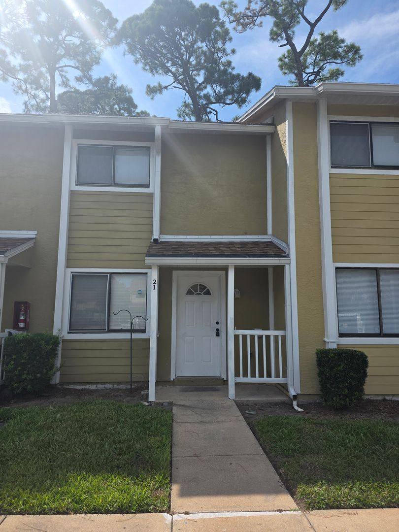 Townhouse for rent at 480 Reed Canal Rd #21, Daytona Beach, FL 32119