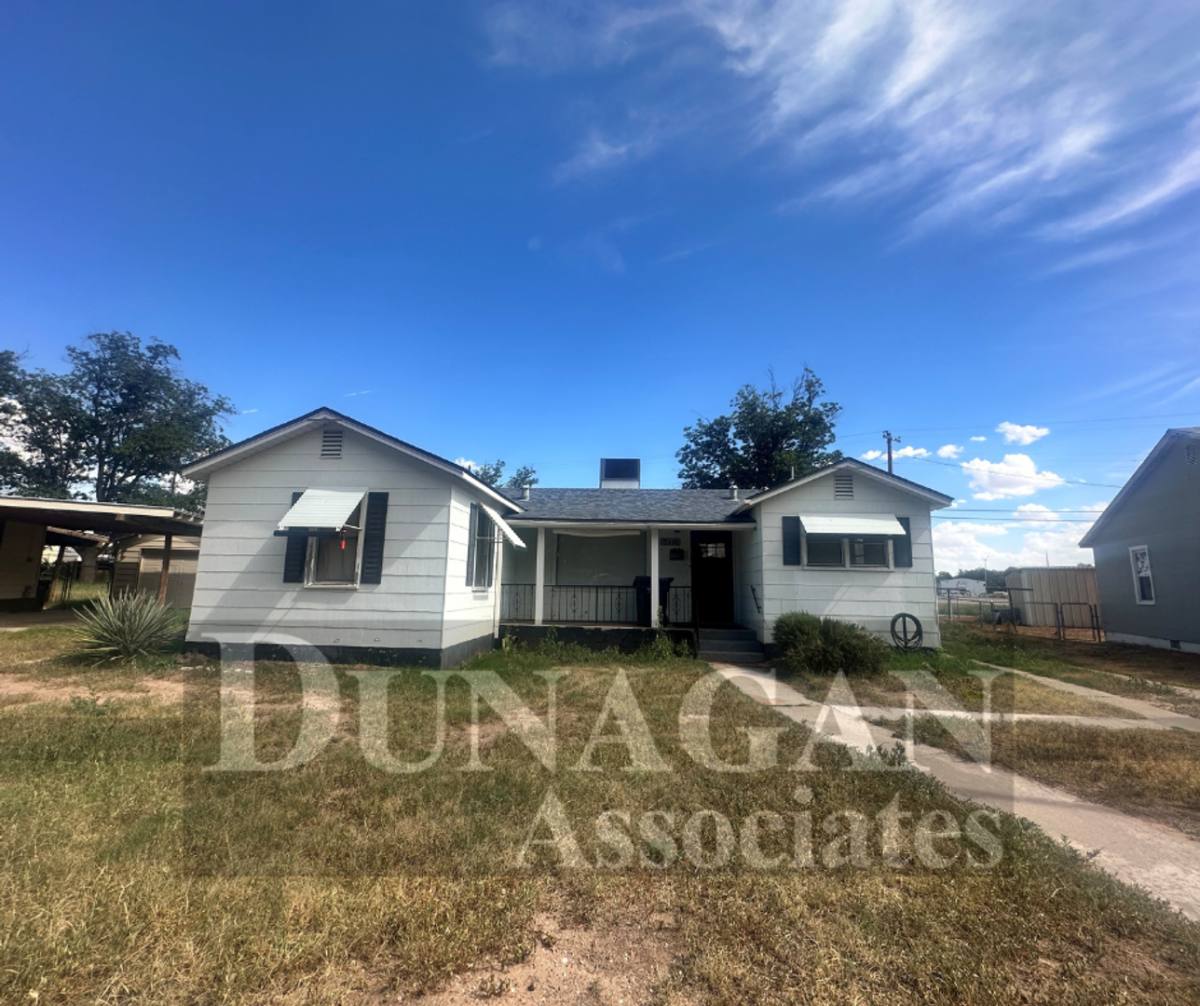 House for rent at 409 Margaret St, Carlsbad, NM 88220