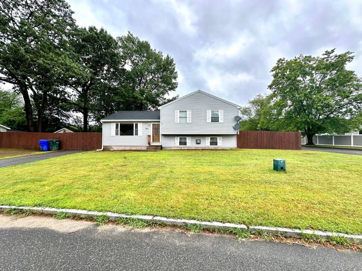 House for rent at 102 Starling Rd, Springfield, MA 01119