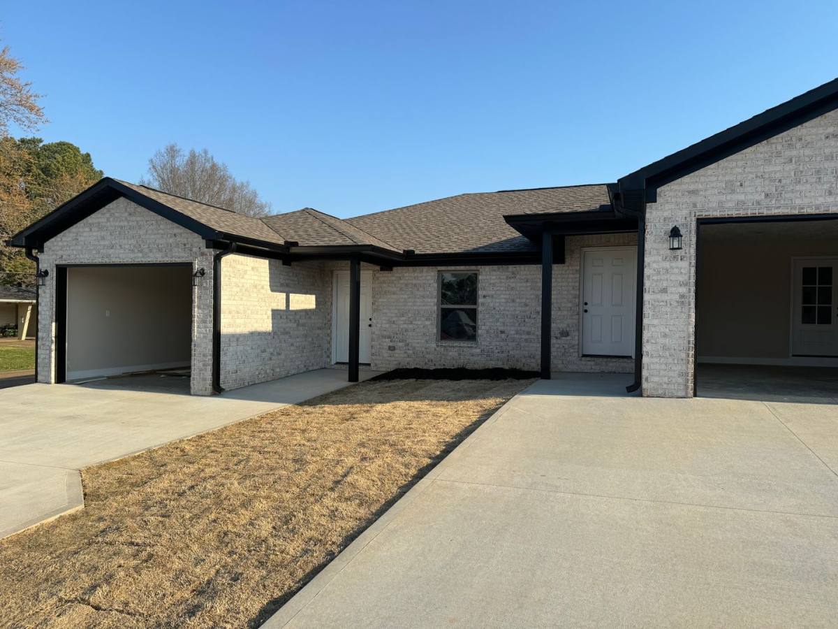 Apartment for rent at 100 Crestview Dr, Greenfield, TN 38230