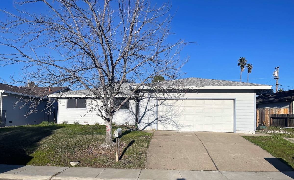 House for rent at 211 Fargo Way, Folsom, CA 95630