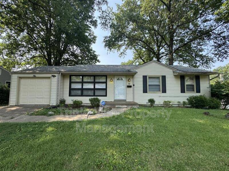 House for rent at 10 Drummond Dr, Saint Louis, MO 63135