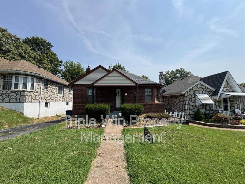 House for rent at 6905 Woodrow Ave, Saint Louis, MO 63121