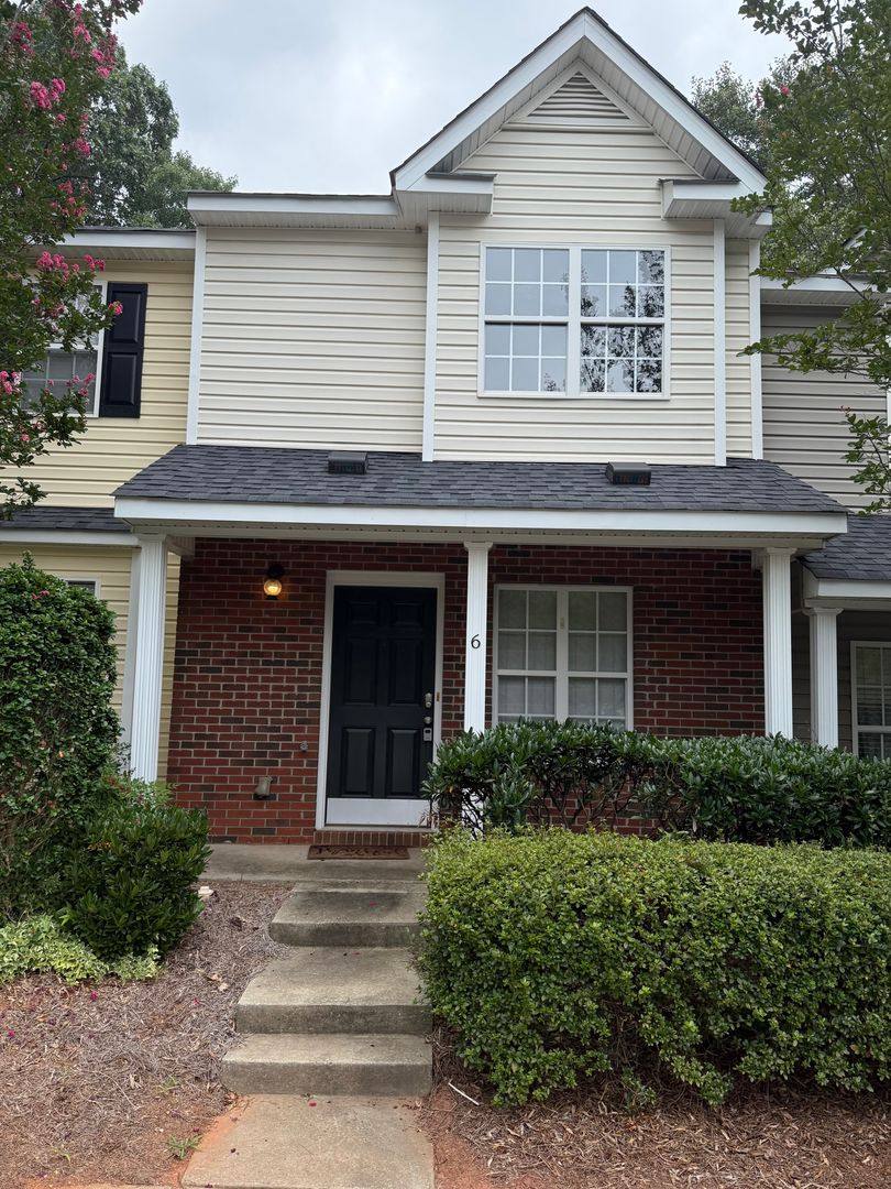 Townhouse for rent at 6 Melissa Carol Circle, Greensboro, NC 27407