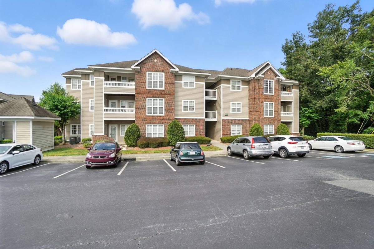 Condo for rent at 9849 Campus Walk Lane, Charlotte, NC 28262