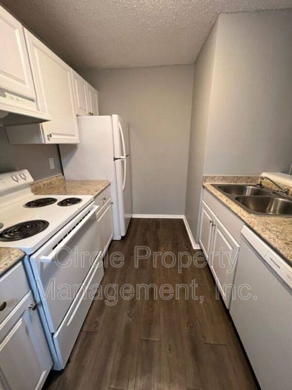 Apartment for rent at 4017 Hunters Ridge Dr SW #10, Huntsville, AL 35802
