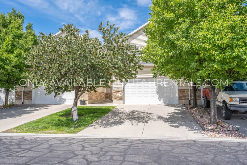 Townhouse for rent at 1380 W Parkside Dr, Provo, UT 84601