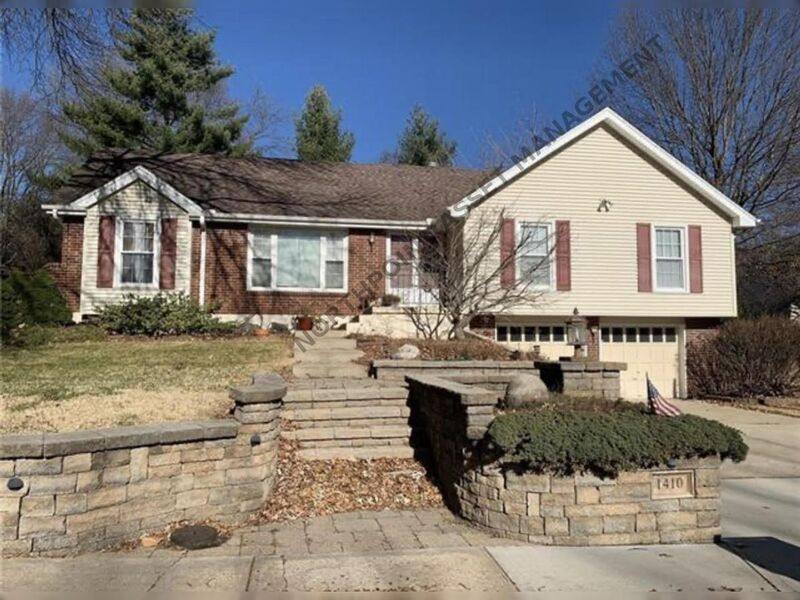 House for rent at 1410 SW 8th Terrace, Lees Summit, MO 64081