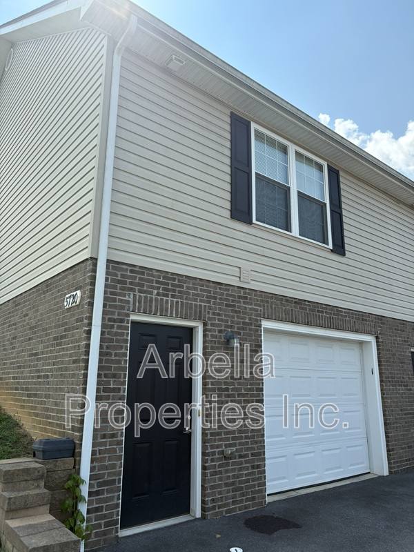 Apartment for rent at 5720 Highway 11 E #1, Piney Flats, TN 37686