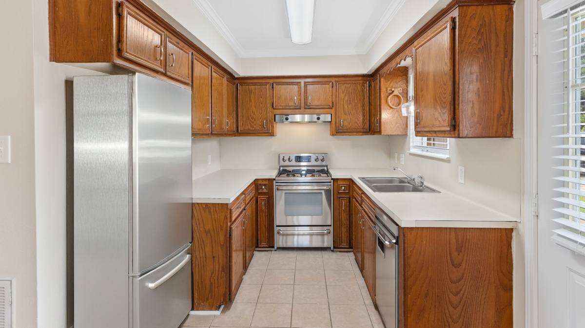 Townhouse for rent at 40429 W Hernandez Ave, Prairieville, LA 70769