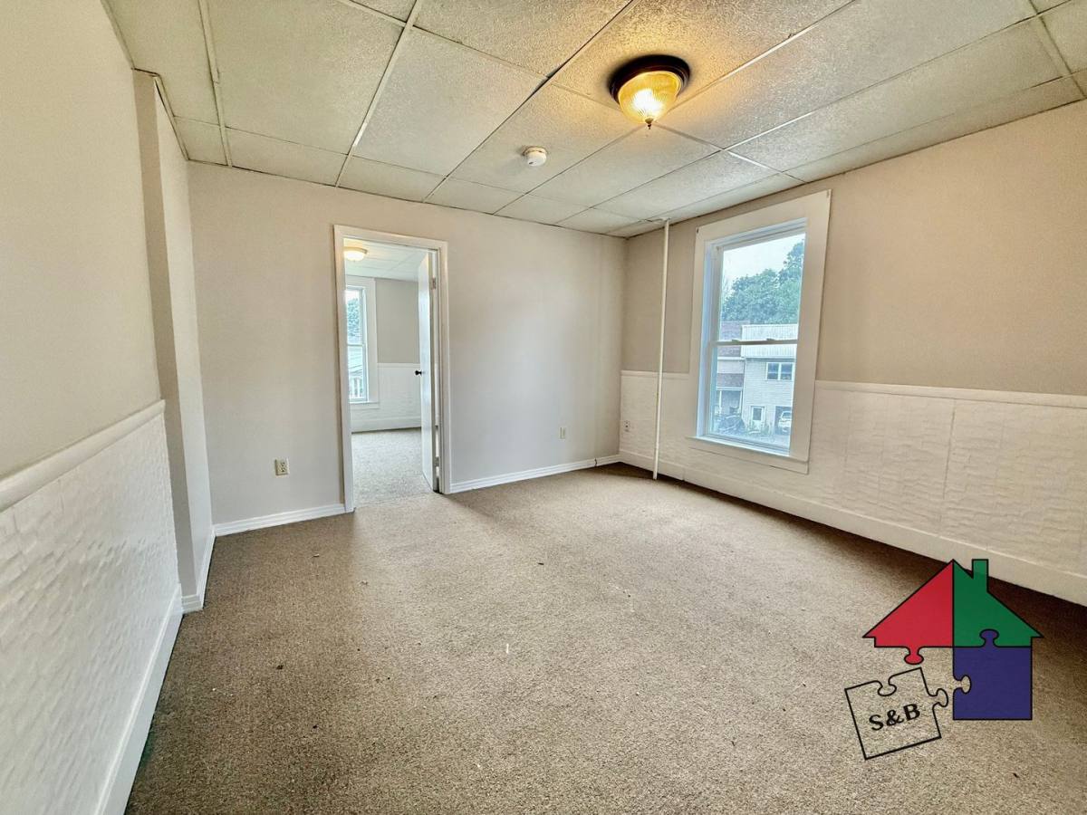 Apartment for rent at 35 Merchant St, Barre, VT 05641