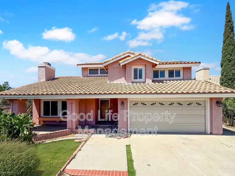 House for rent at 964 Sugarloaf Dr, Escondido, CA 92026