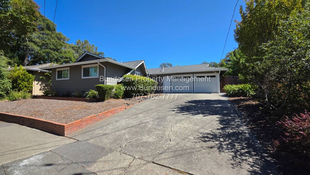 House for rent at 1726 Vallejo St, Santa Rosa, CA 95404