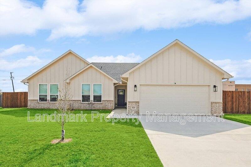 House for rent at 524 Park Meadow Court, Burleson, TX 76028