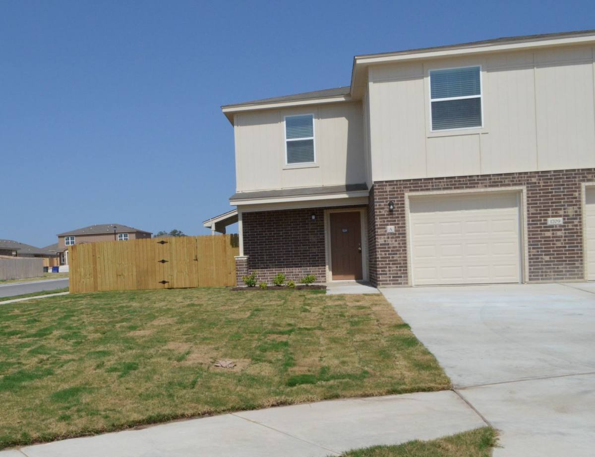Apartment for rent at 1709 Montell St, Copperas Cove, TX 76522