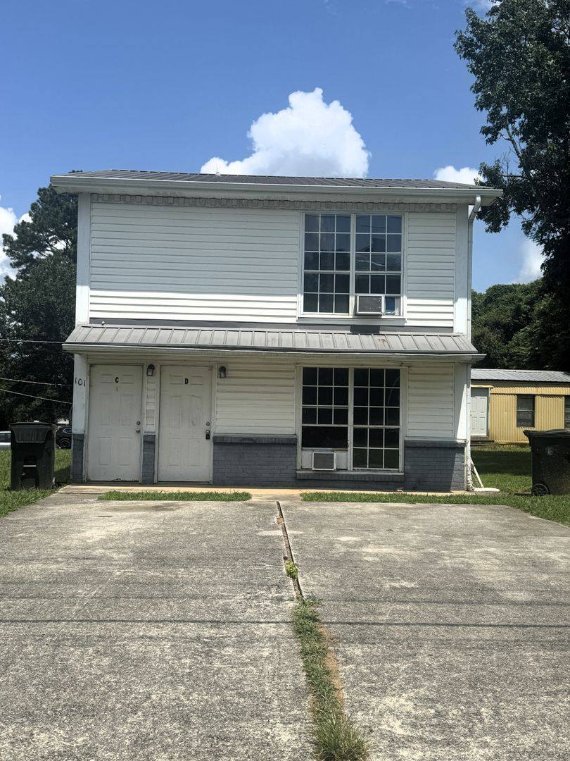 House for rent at 101 D Ike Rd, Owens Cross Roads, AL 35763