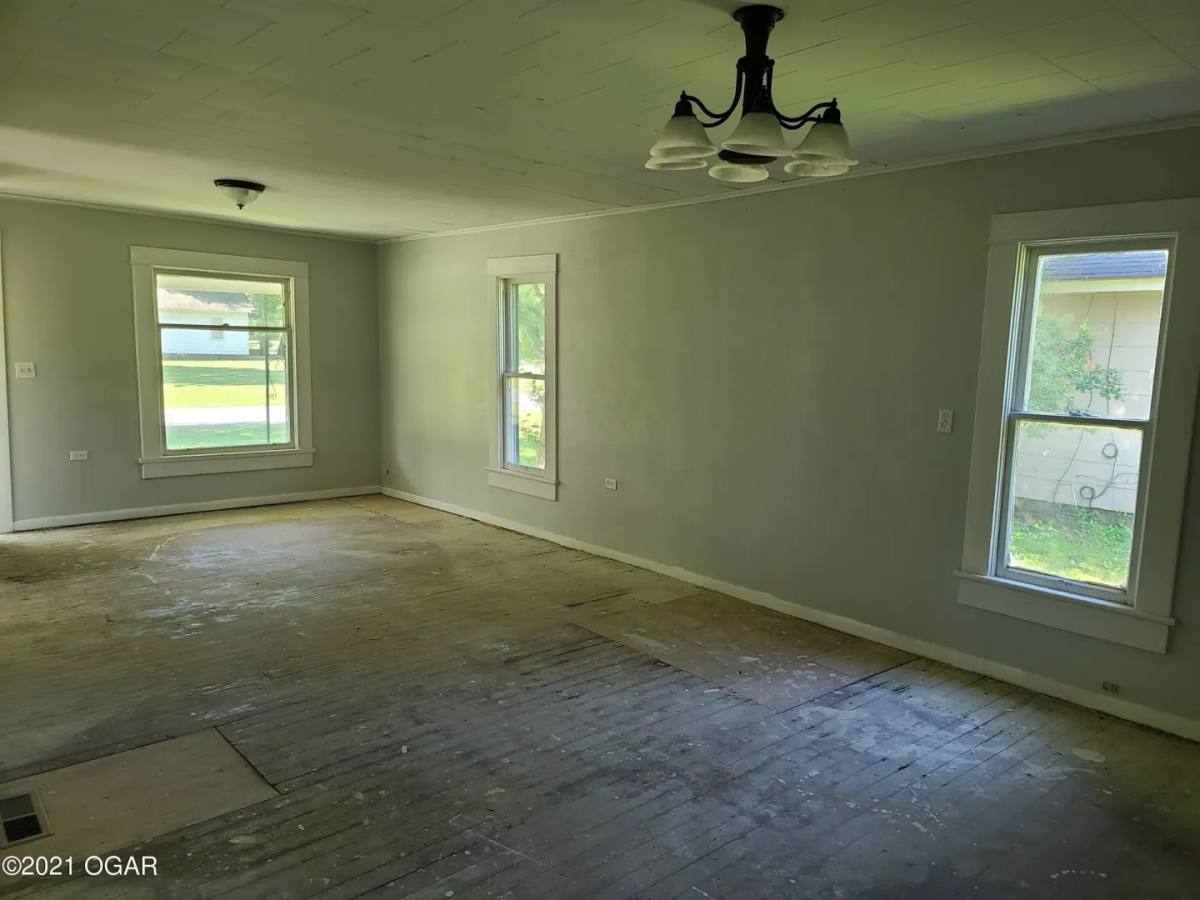 House for rent at 417 W Oak, Columbus, KS 66725