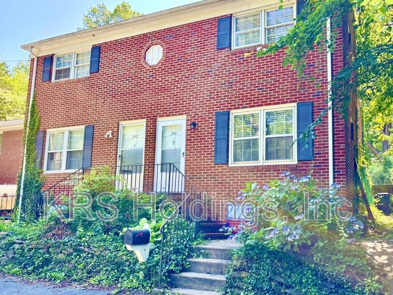 Apartment for rent at 252 Old Lynchburg Rd #2, Charlottesville, VA 22903