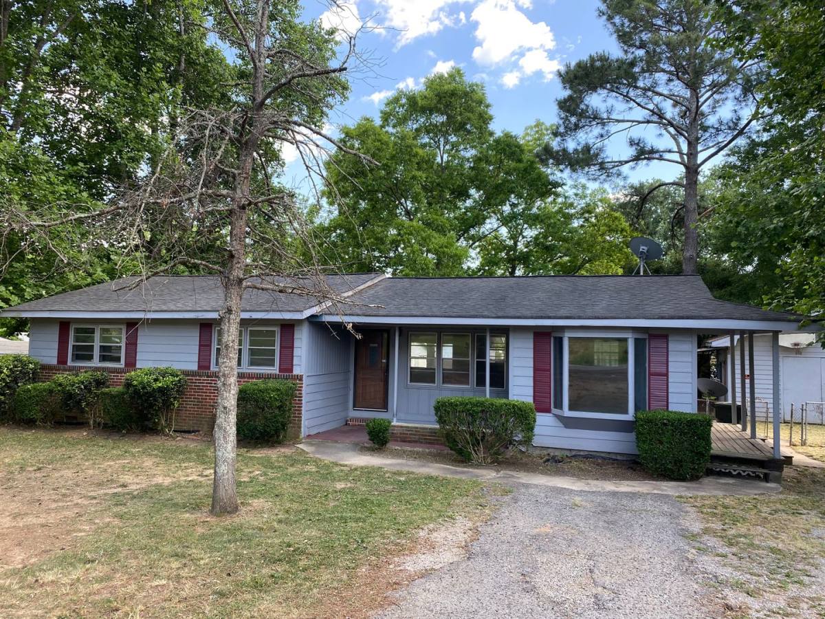 House for rent at 1911 Airport Rd, Oxford, AL 36203
