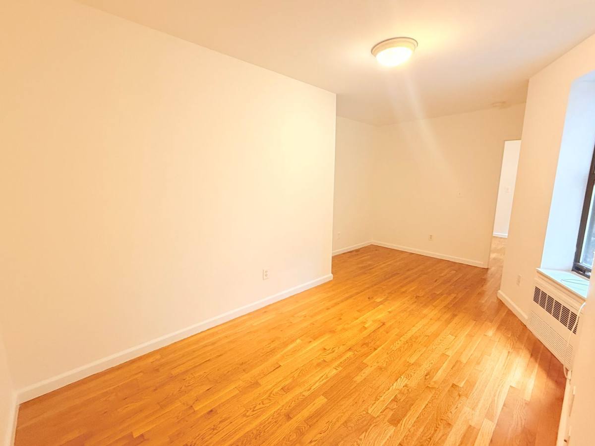 Apartment for rent at 402 E 78th St, New York, NY 10075