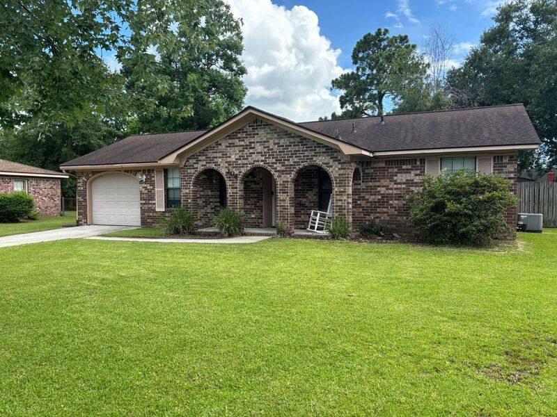 House for rent at 206 Village Green Circle, Summerville, SC 29486