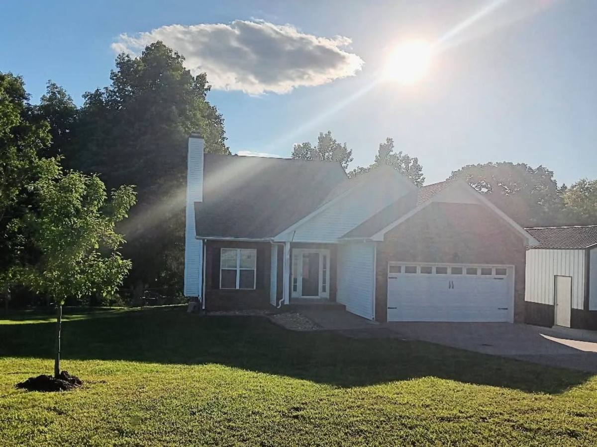 House for rent at 516 Barney Lane, Clarksville, TN 37042