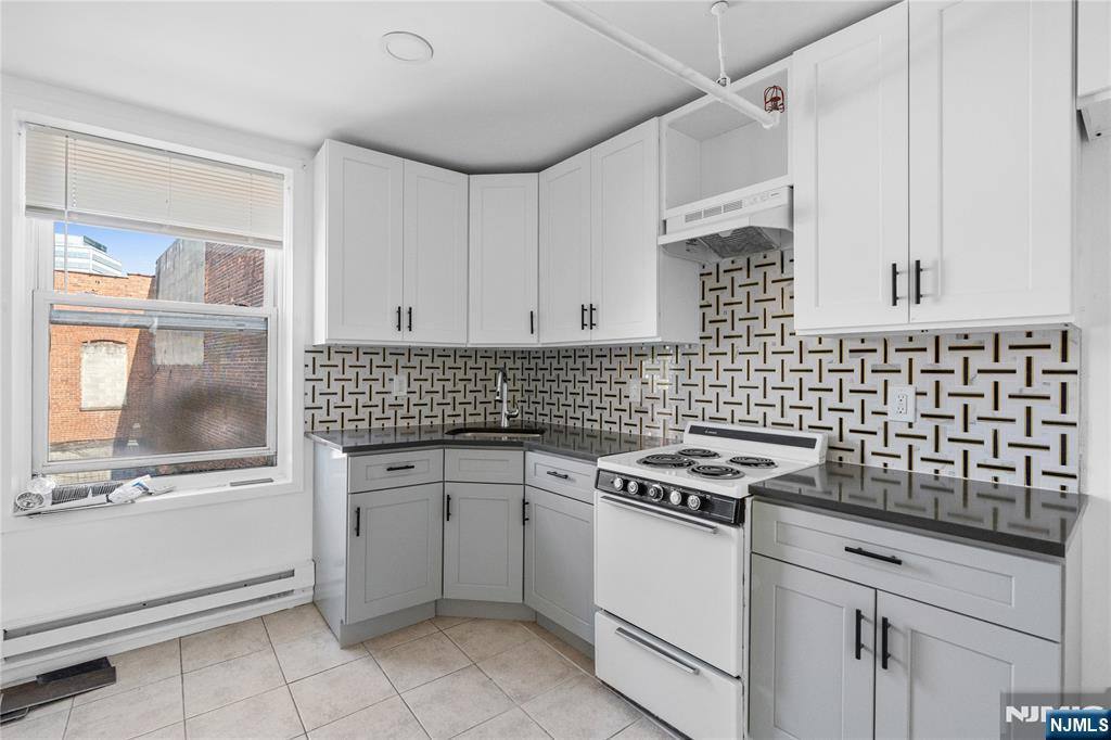 Apartment for rent at 275 Main St, Cedar Grove, NJ 07009