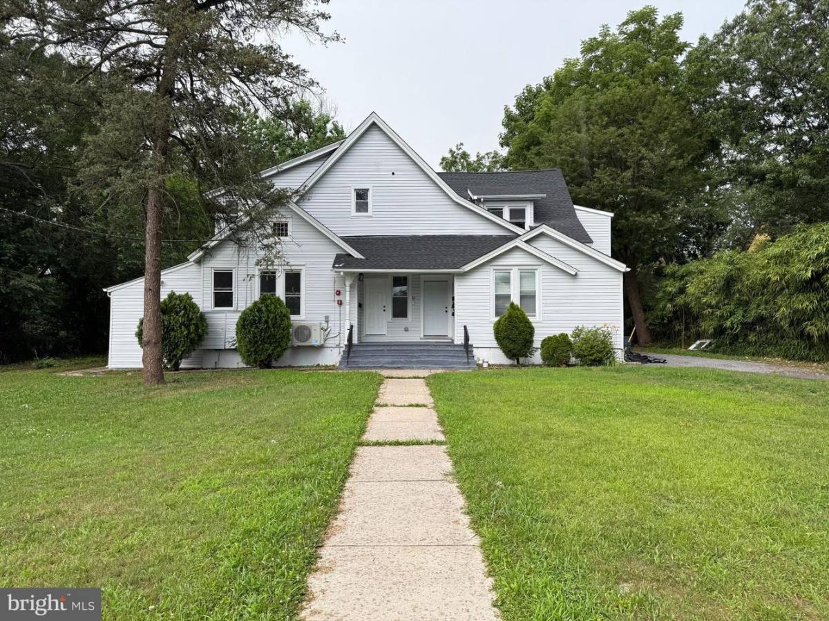 Apartment for rent at 42 N Cove Rd, Audubon, NJ 08106