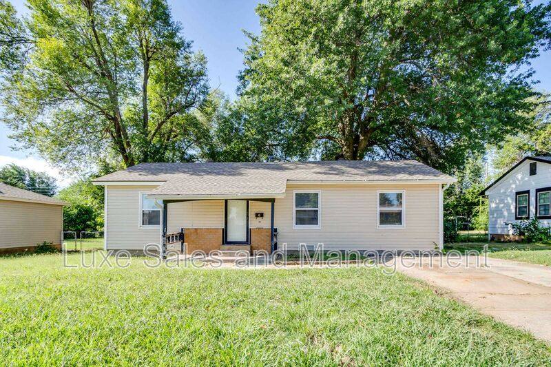 House for rent at 3926 SE 10th St, Oklahoma City, OK 73115