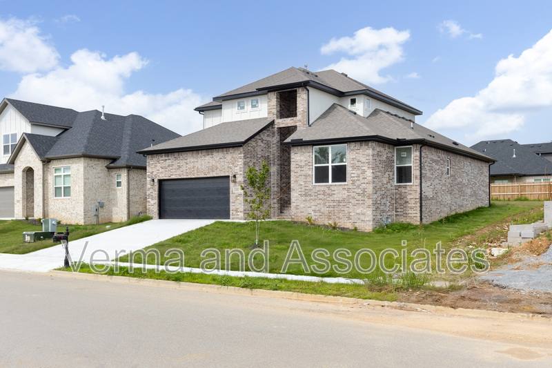 House for rent at 1081 Whistler St, Centerton, AR 72719