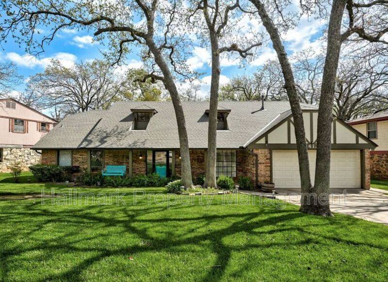 House for rent at 3412 Smoky Hollow Rd, Edmond, OK 73013