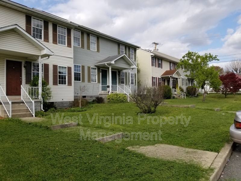 Townhouse for rent at 3751 Summerlee Rd #20, Oak Hill, WV 25901