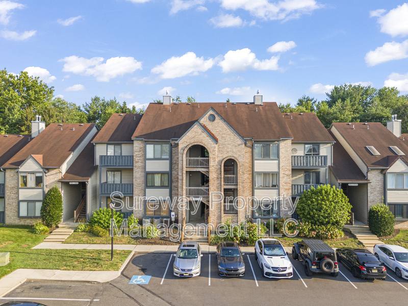 Condo for rent at 5511 Aberdeen Dr, Mount Laurel, NJ 08054