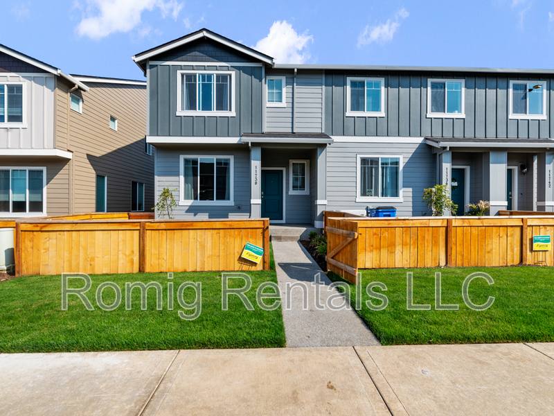 Townhouse for rent at 11730 NE 21st Way, Vancouver, WA 98684