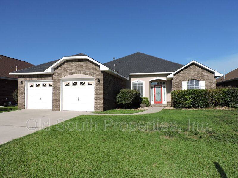 House for rent at 4986 Vizcaya Dr, Pensacola, FL 32507