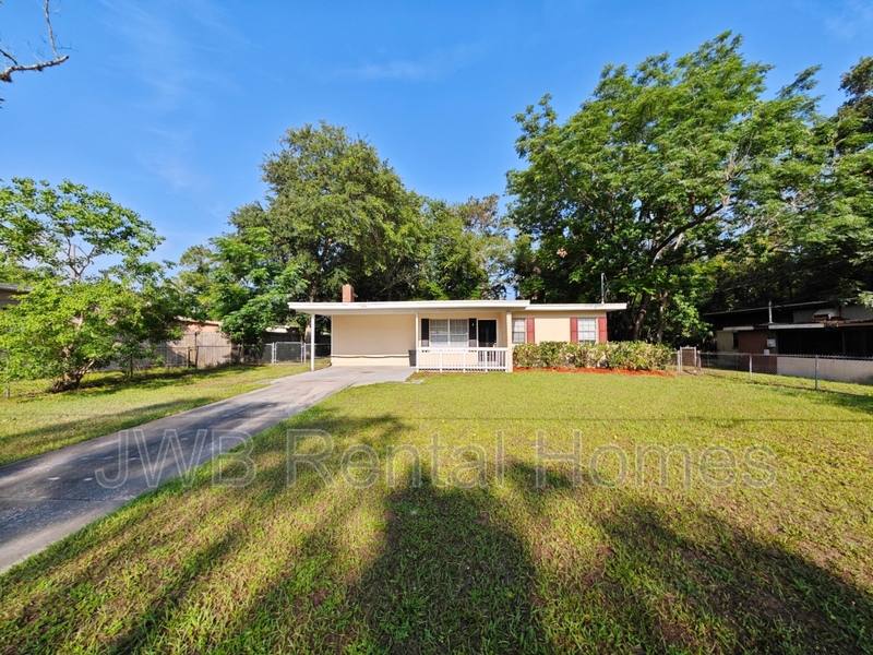 House for rent at 2130 Patou Dr W, Jacksonville, FL 32210